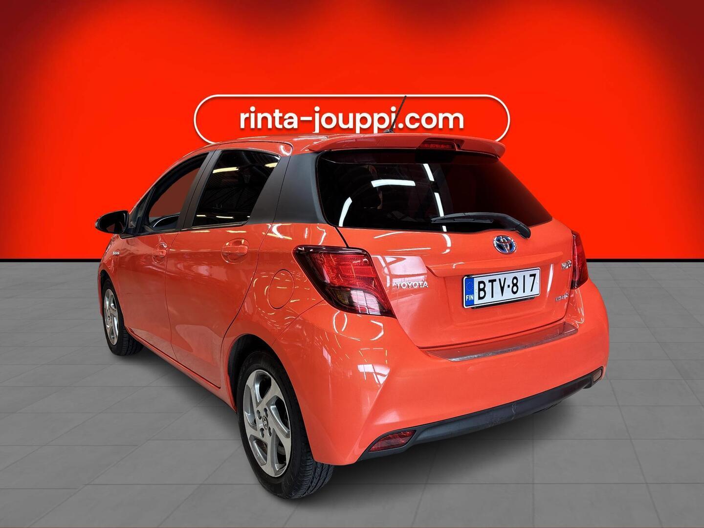 TOYOTA Yaris 2017