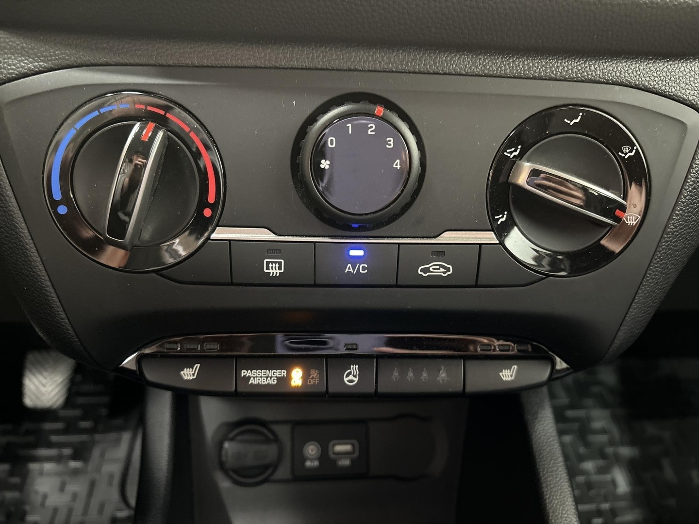 HYUNDAI i20 Hatchback 2018