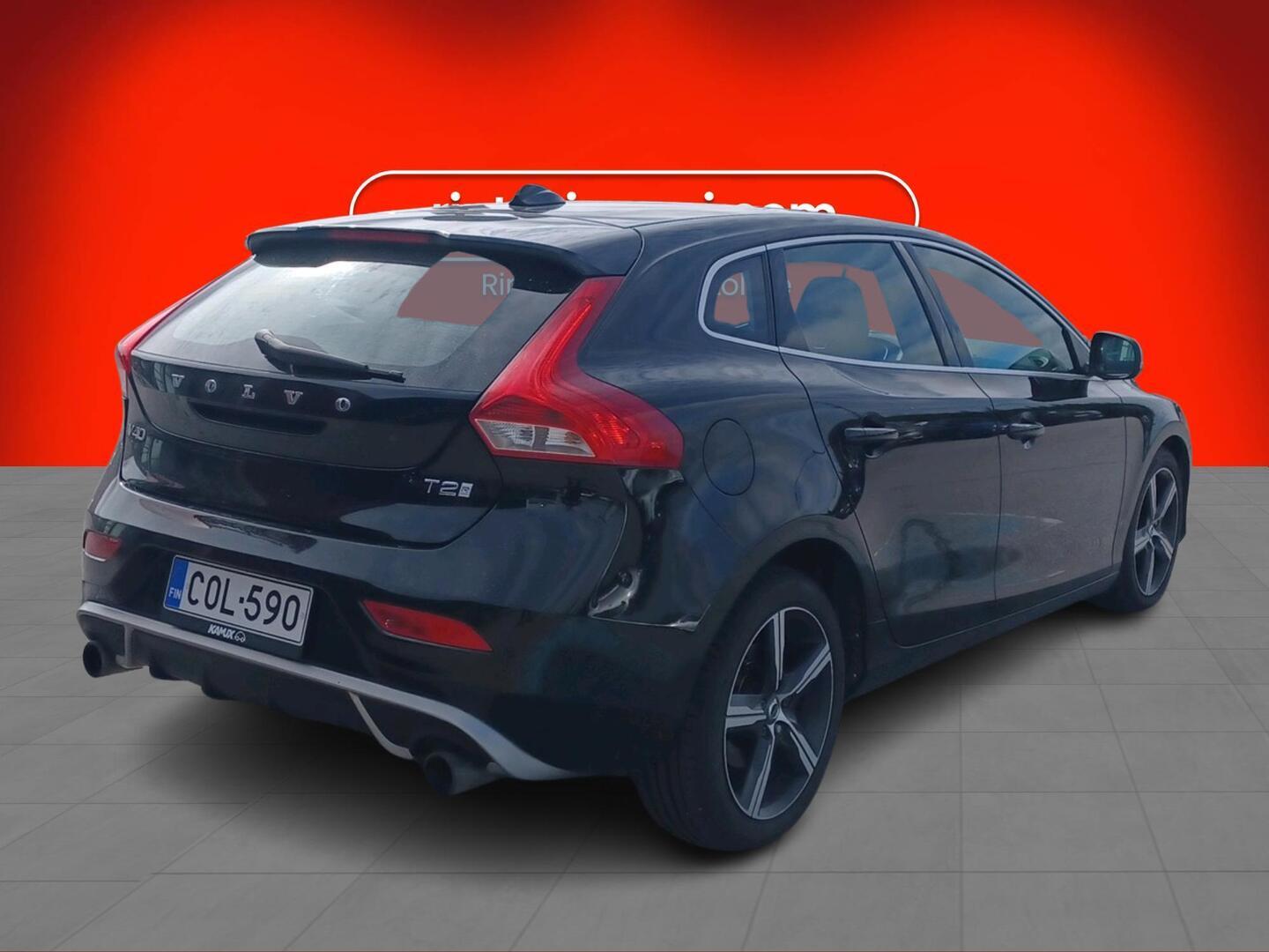VOLVO V40 2016