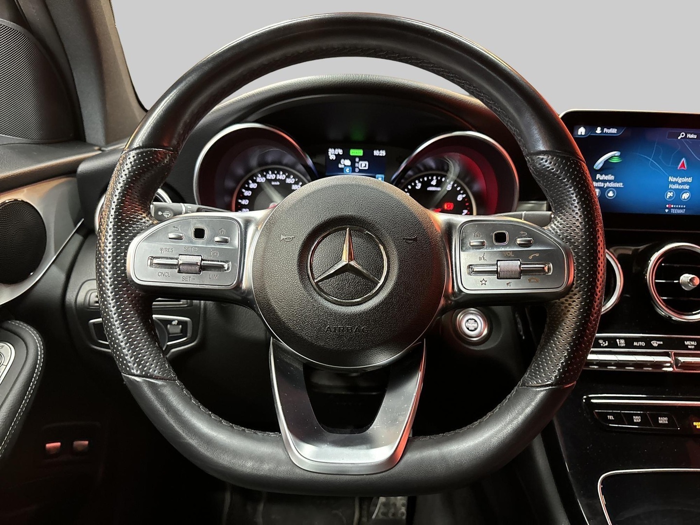 MERCEDES-BENZ GLC 2022