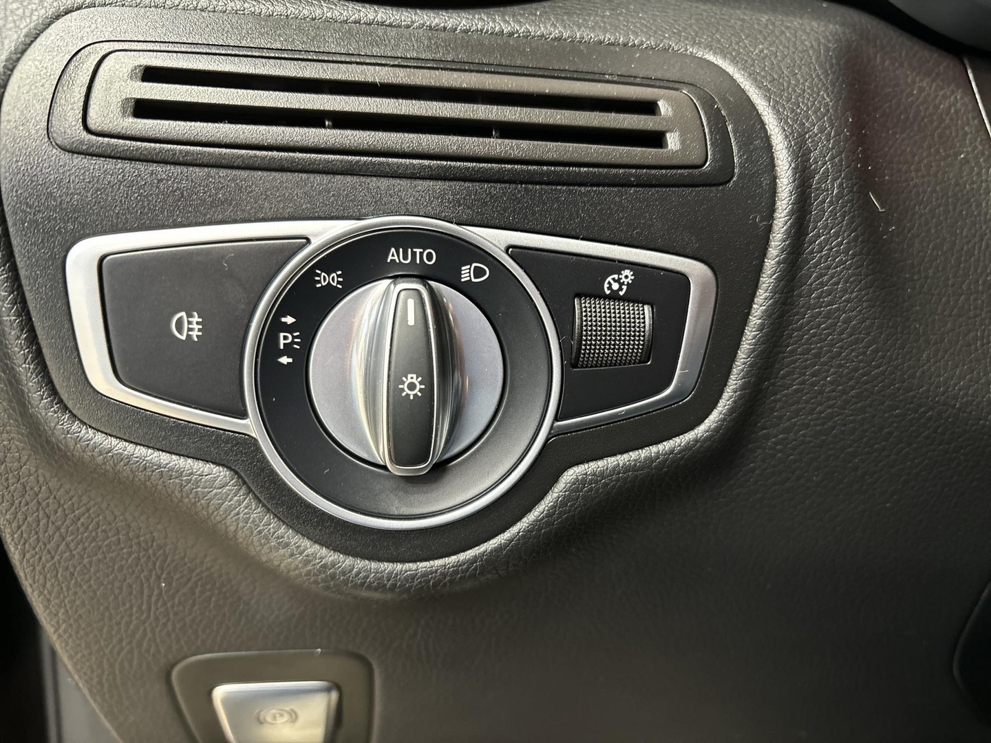 MERCEDES-BENZ GLC 2022