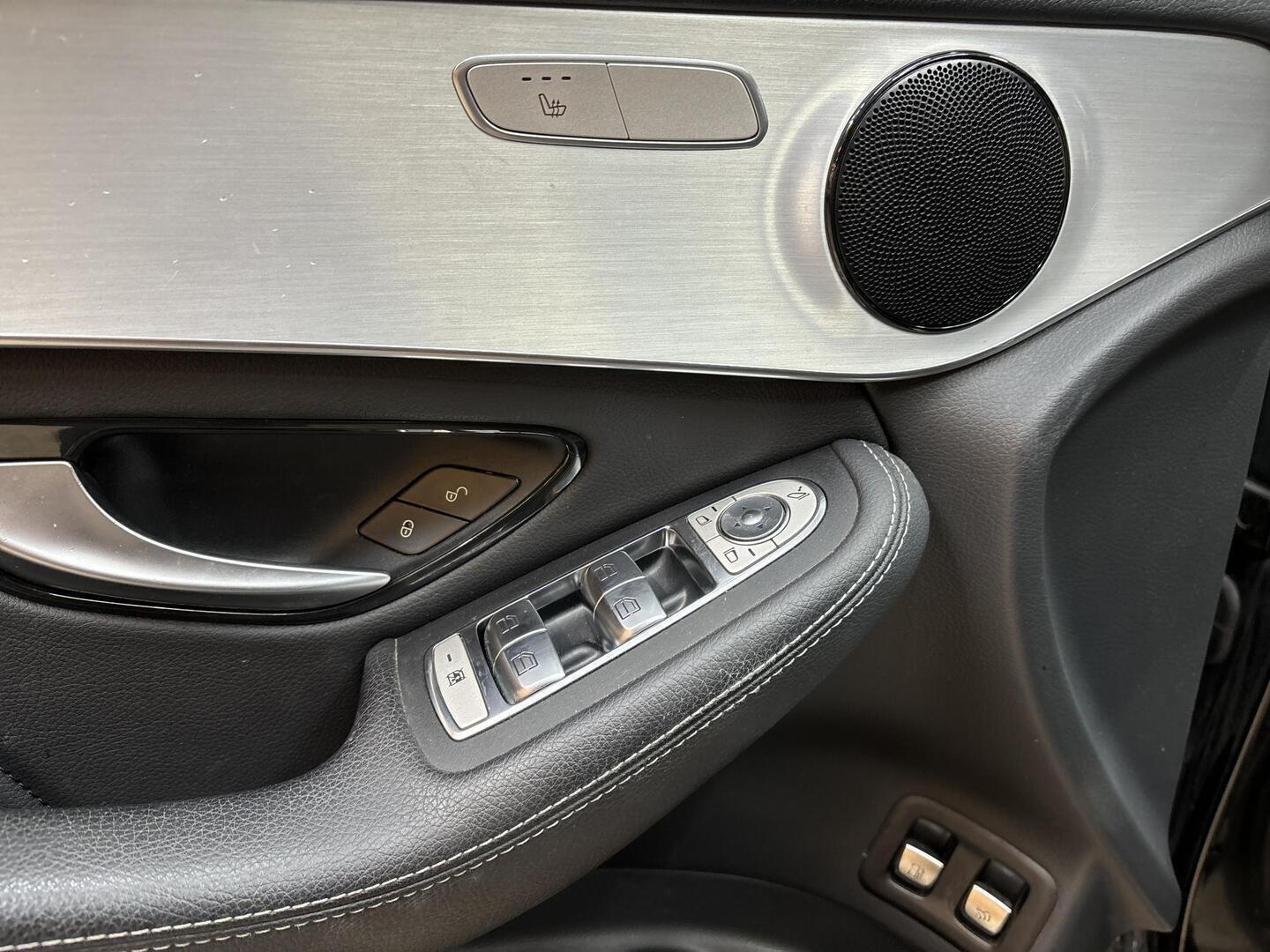 MERCEDES-BENZ GLC 2022