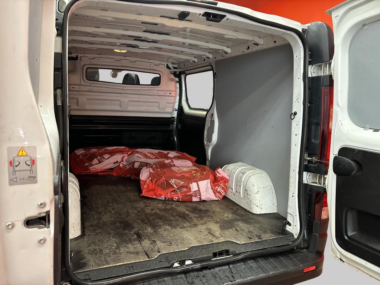 RENAULT TRAFIC 2020