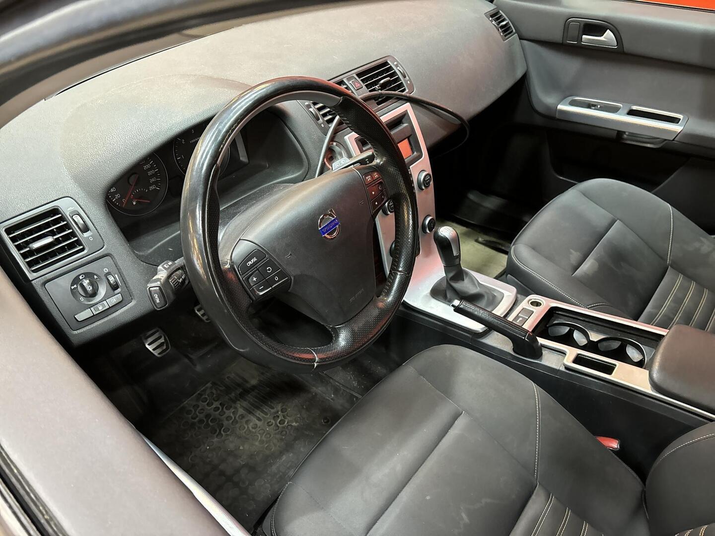 VOLVO V50 2011