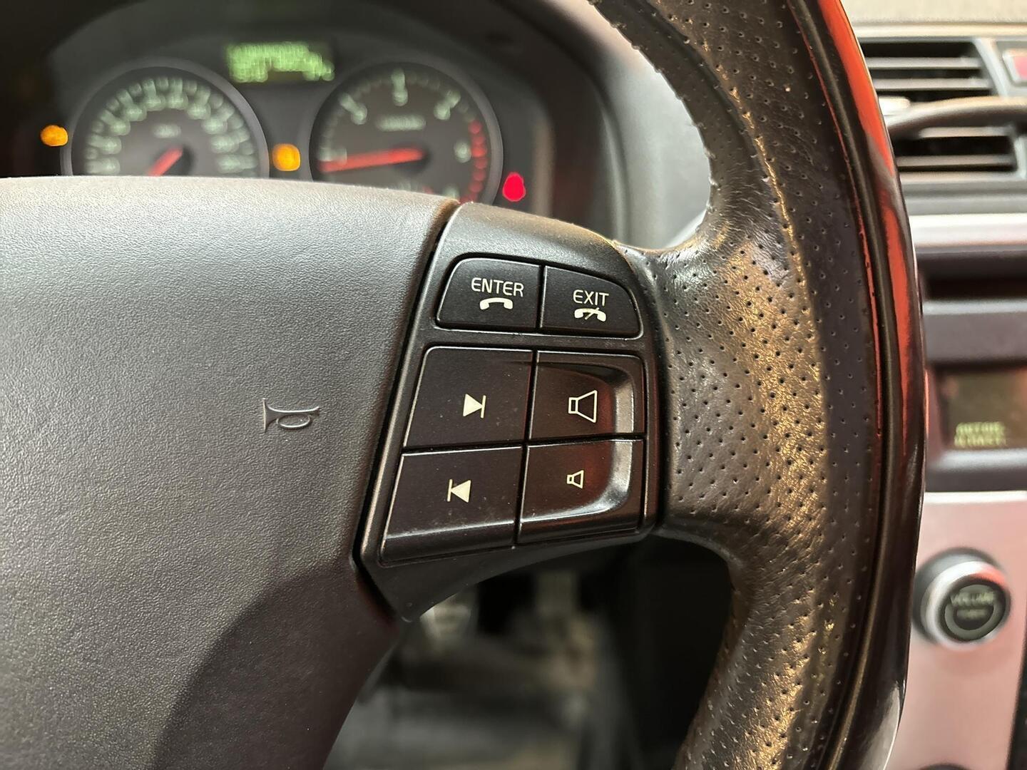 VOLVO V50 2011