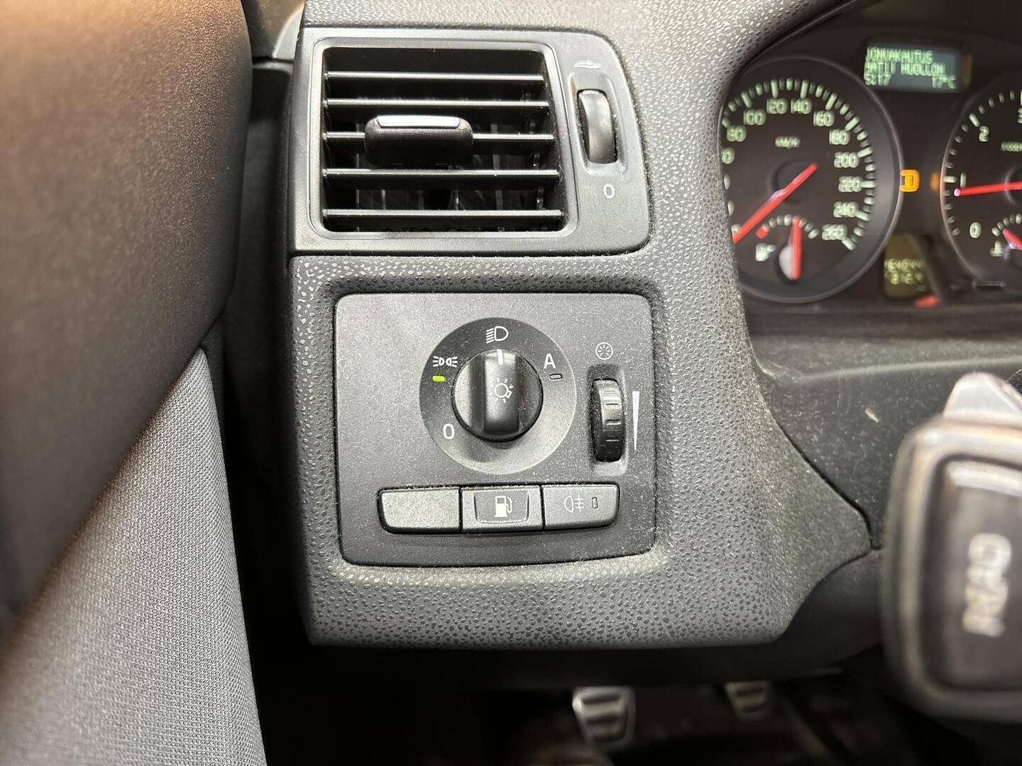 VOLVO V50 2011