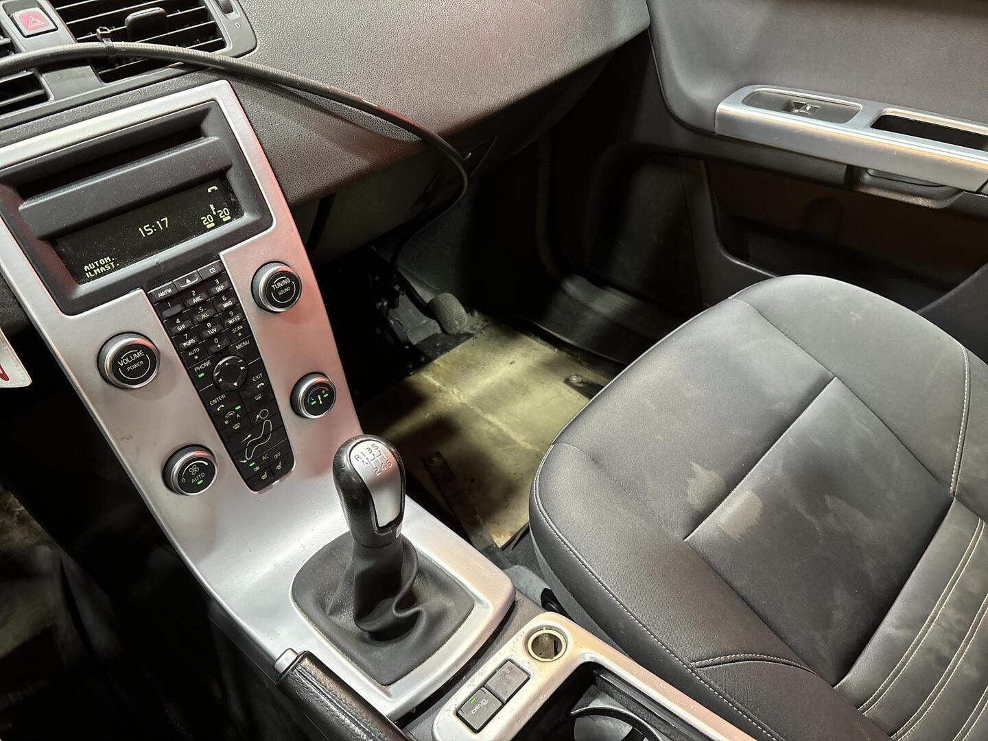 VOLVO V50 2011