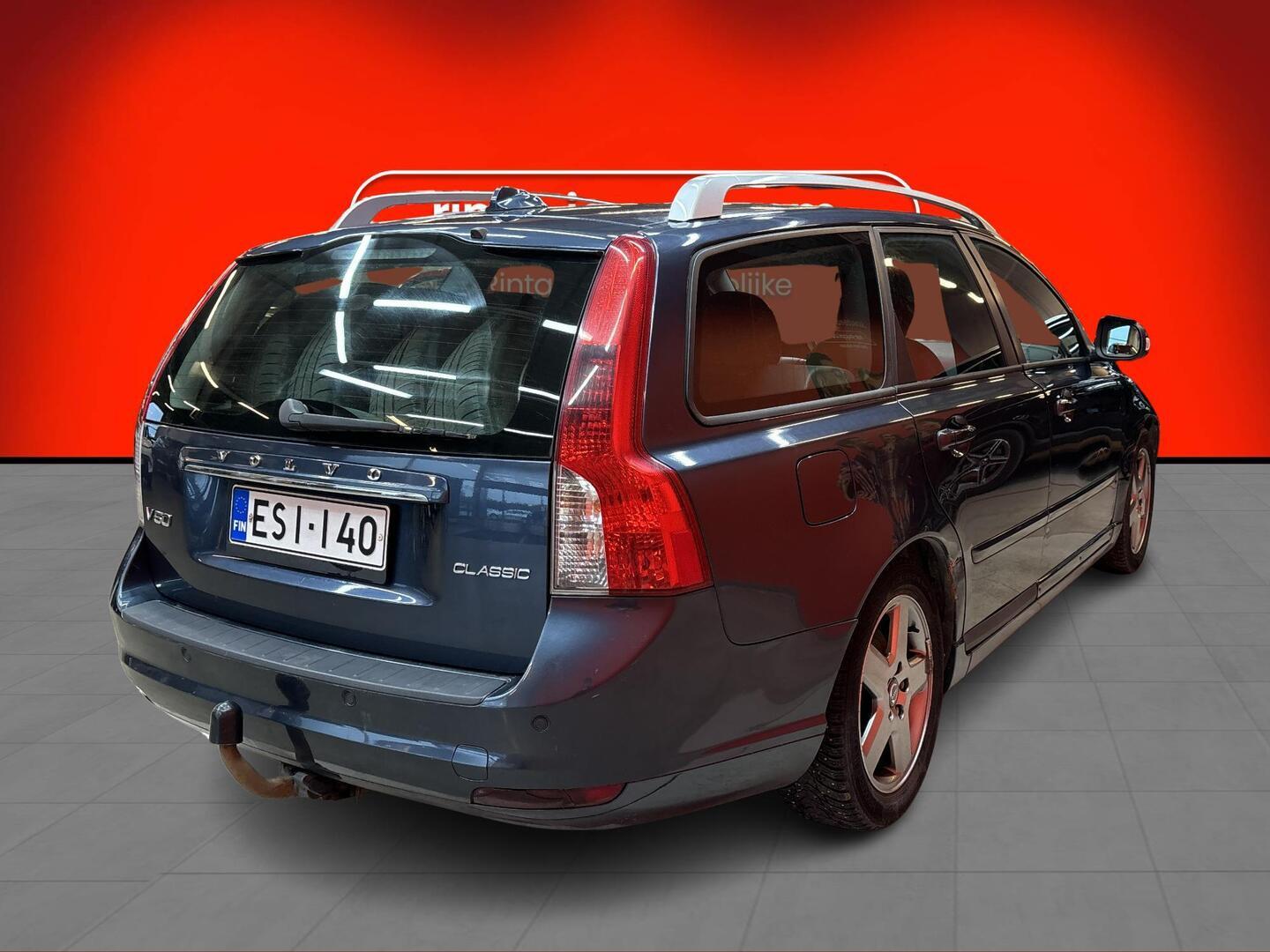 VOLVO V50 2011