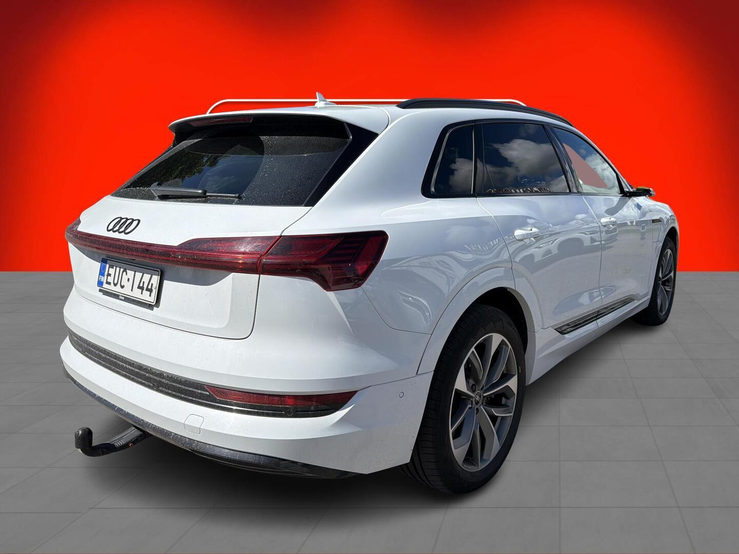 AUDI e-tron 2022