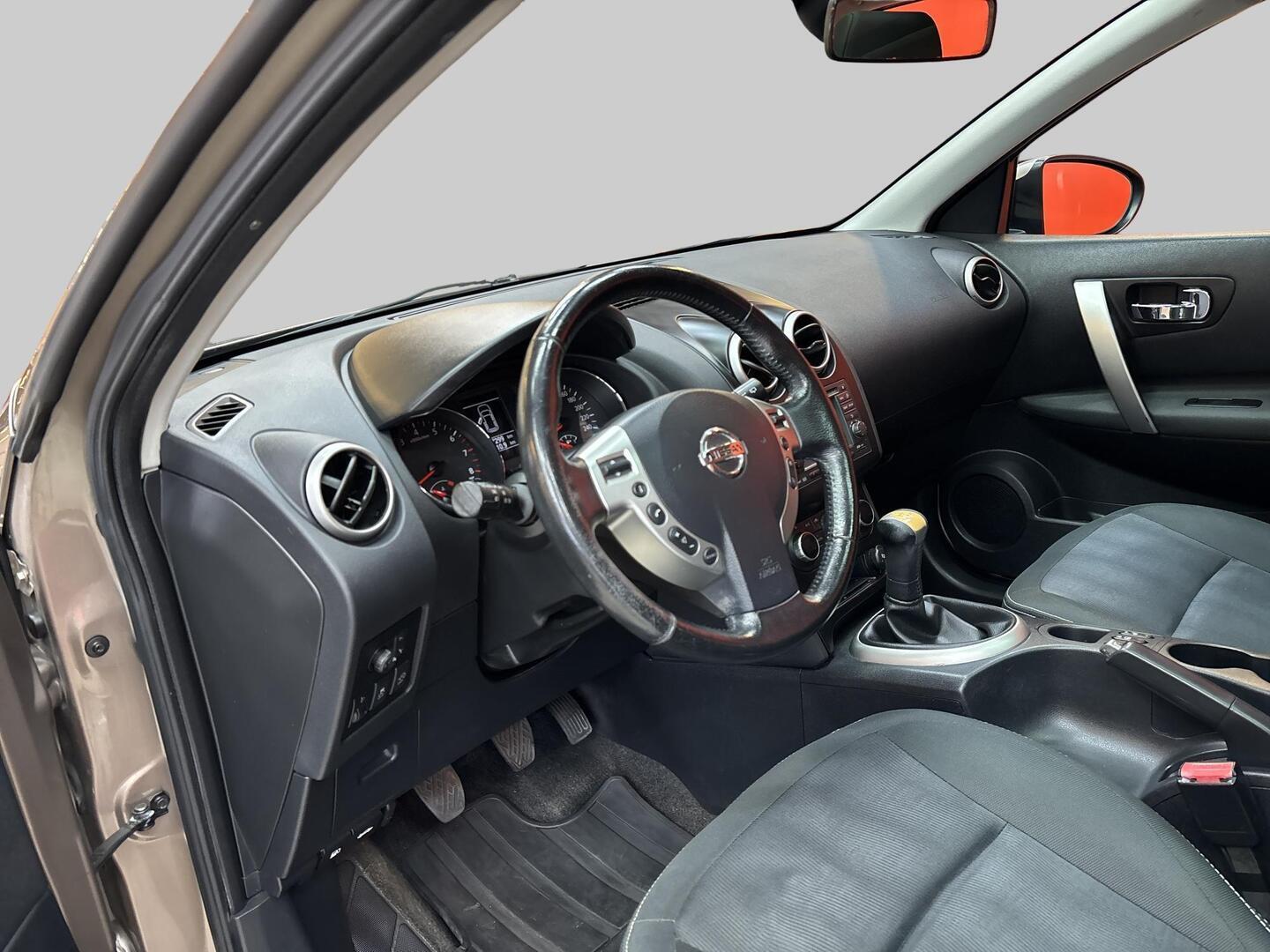 NISSAN Qashqai 2011