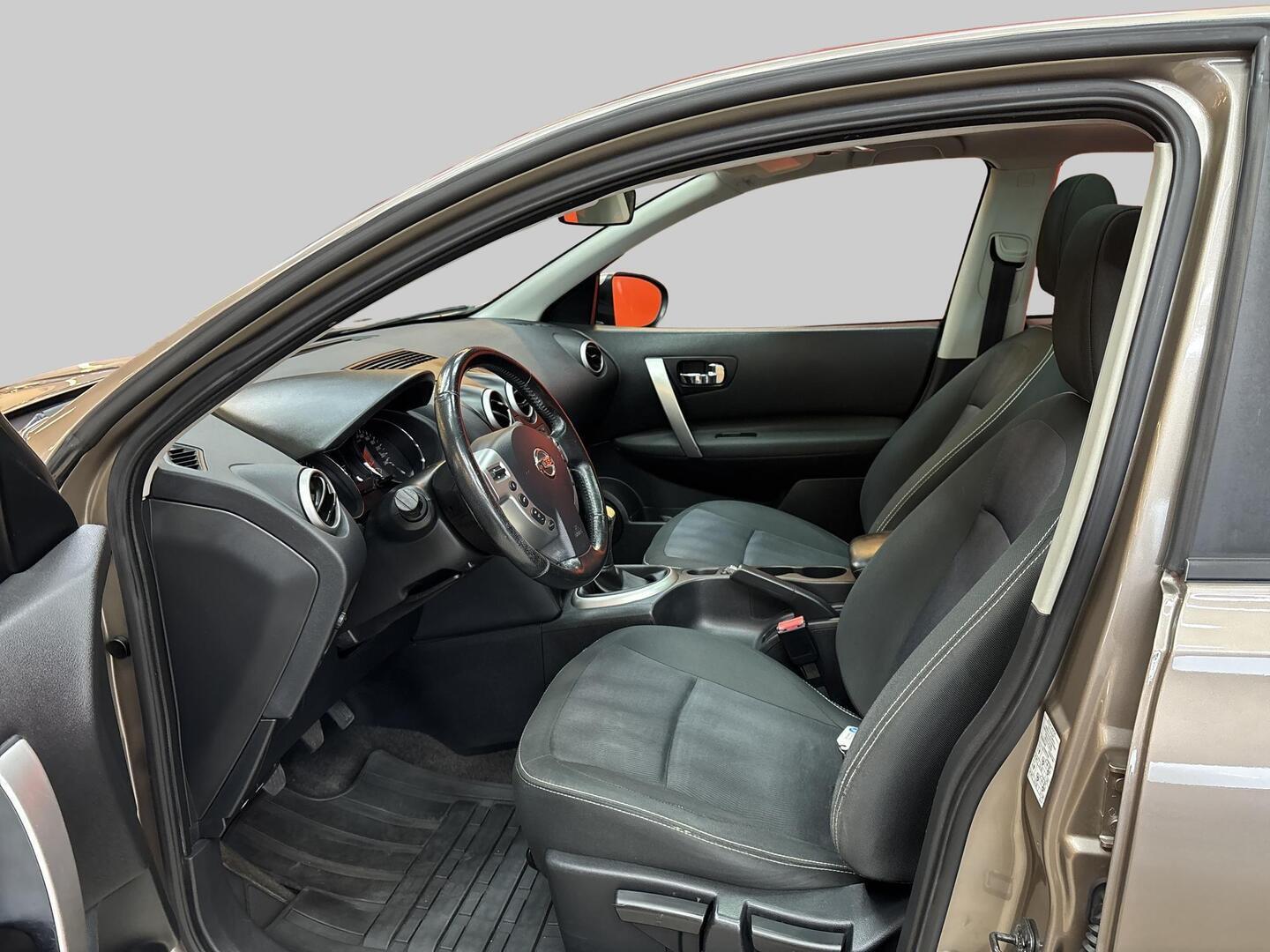 NISSAN Qashqai 2011