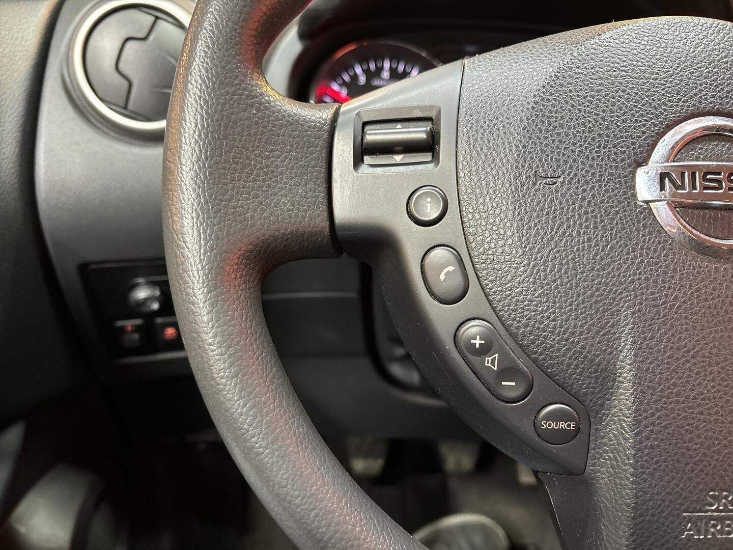 NISSAN Qashqai 2011