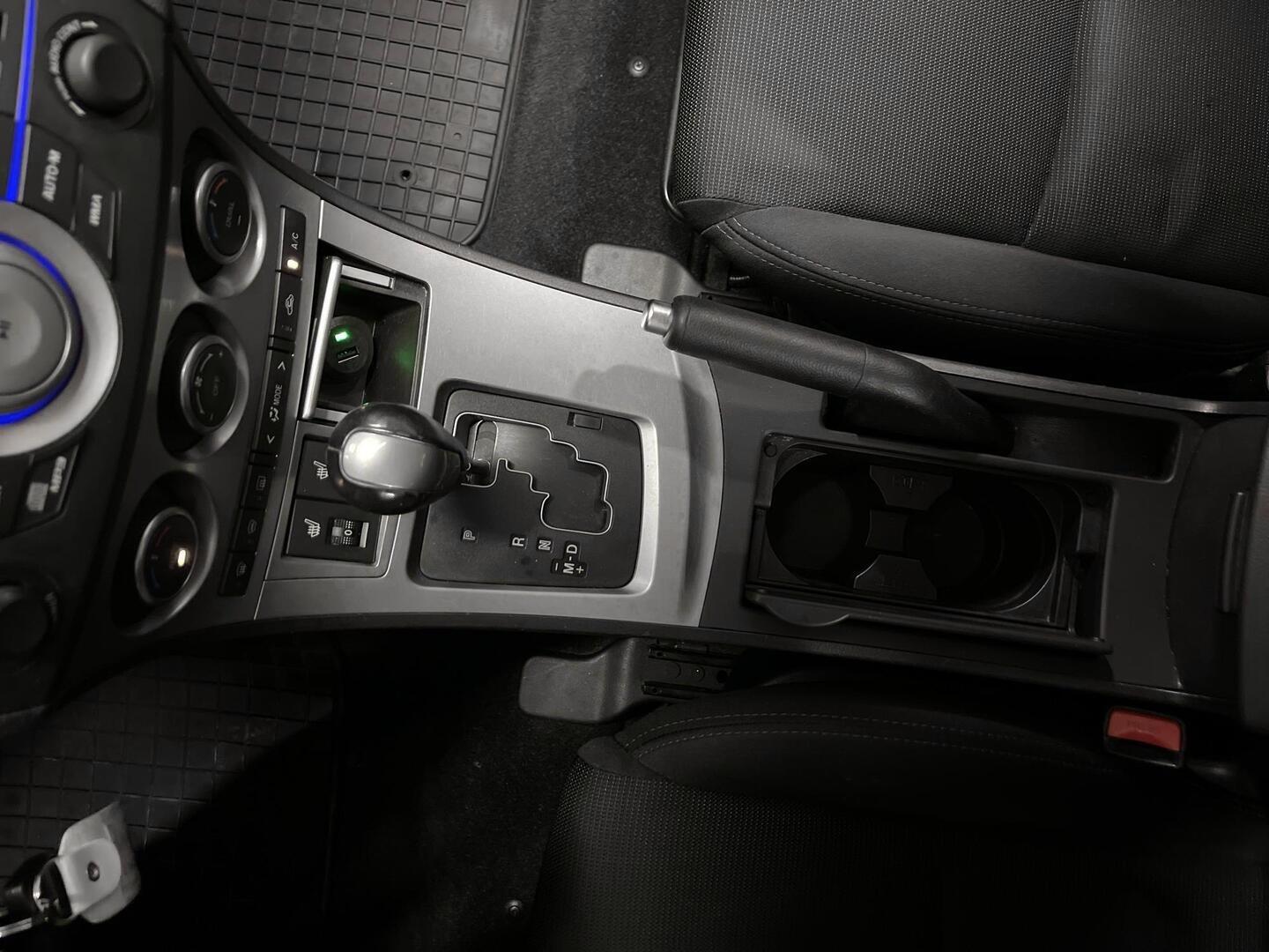 MAZDA Mazda3 2012