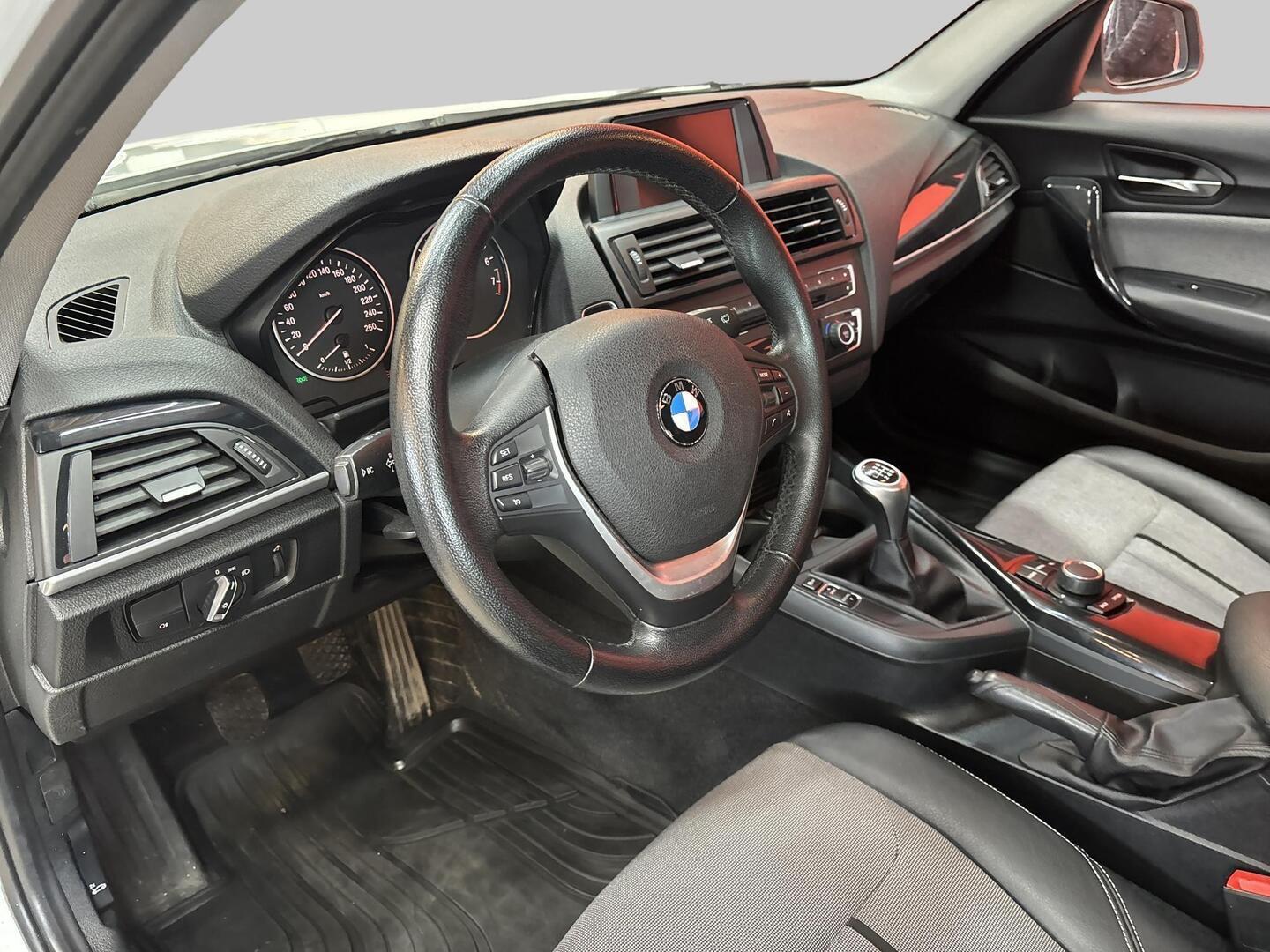BMW 114 2012