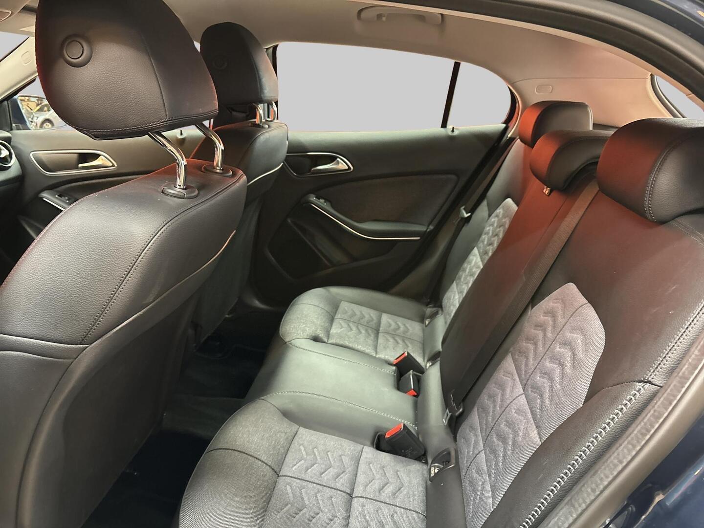 MERCEDES-BENZ GLA 2019