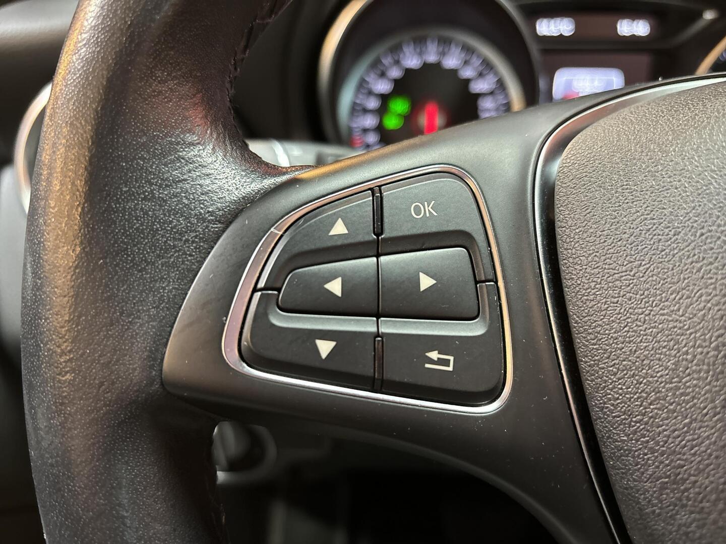 MERCEDES-BENZ GLA 2019