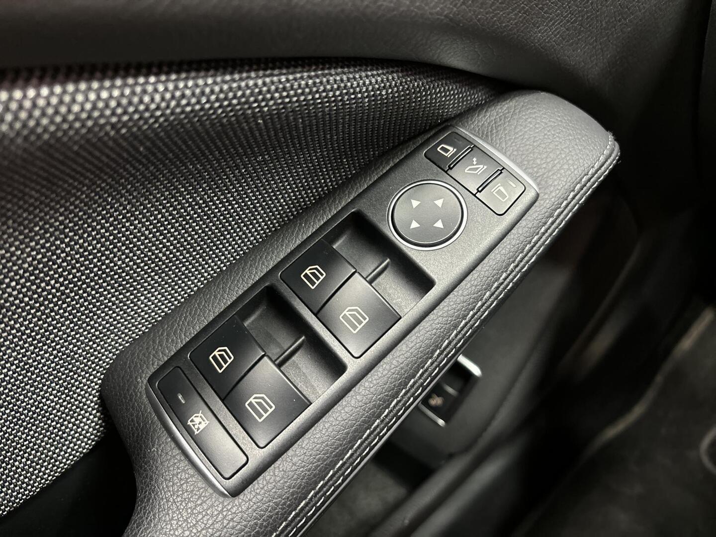 MERCEDES-BENZ GLA 2019