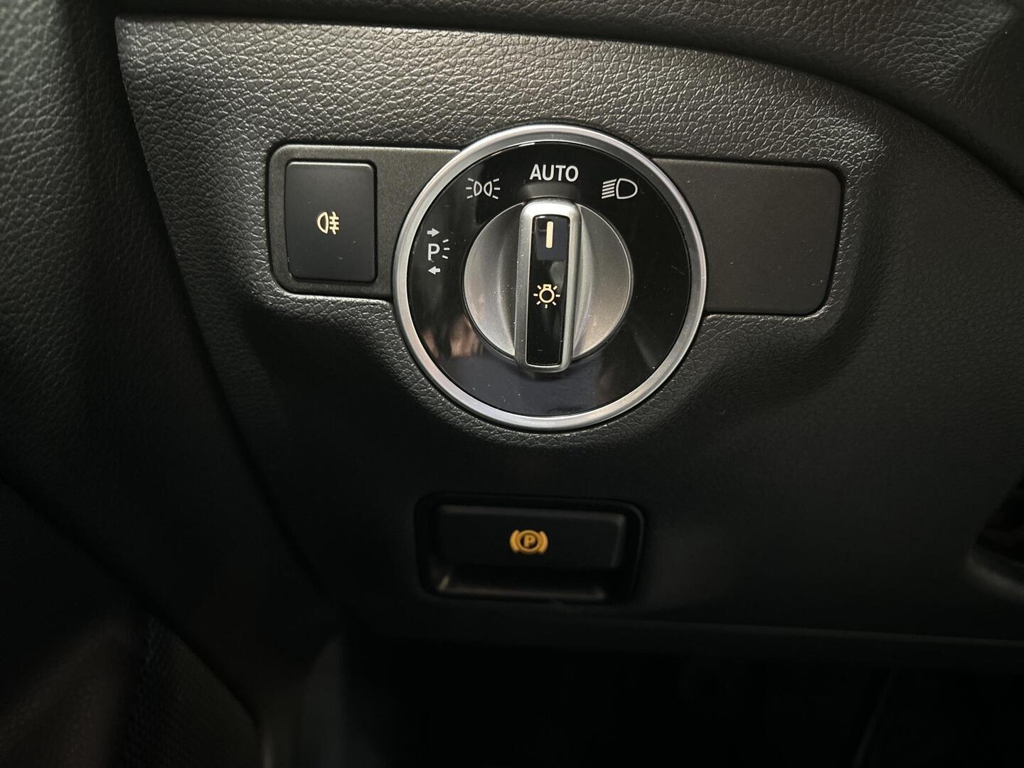 MERCEDES-BENZ GLA 2019