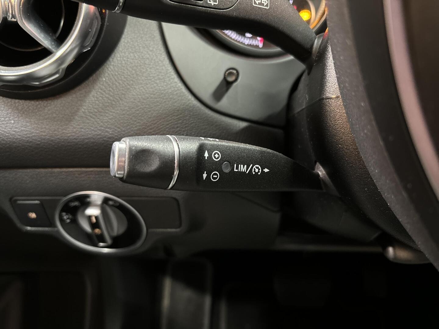 MERCEDES-BENZ GLA 2019