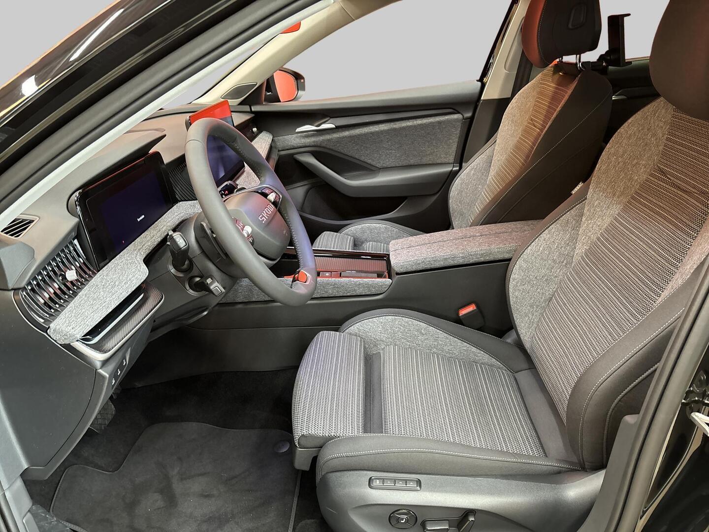 SKODA SUPERB 2026