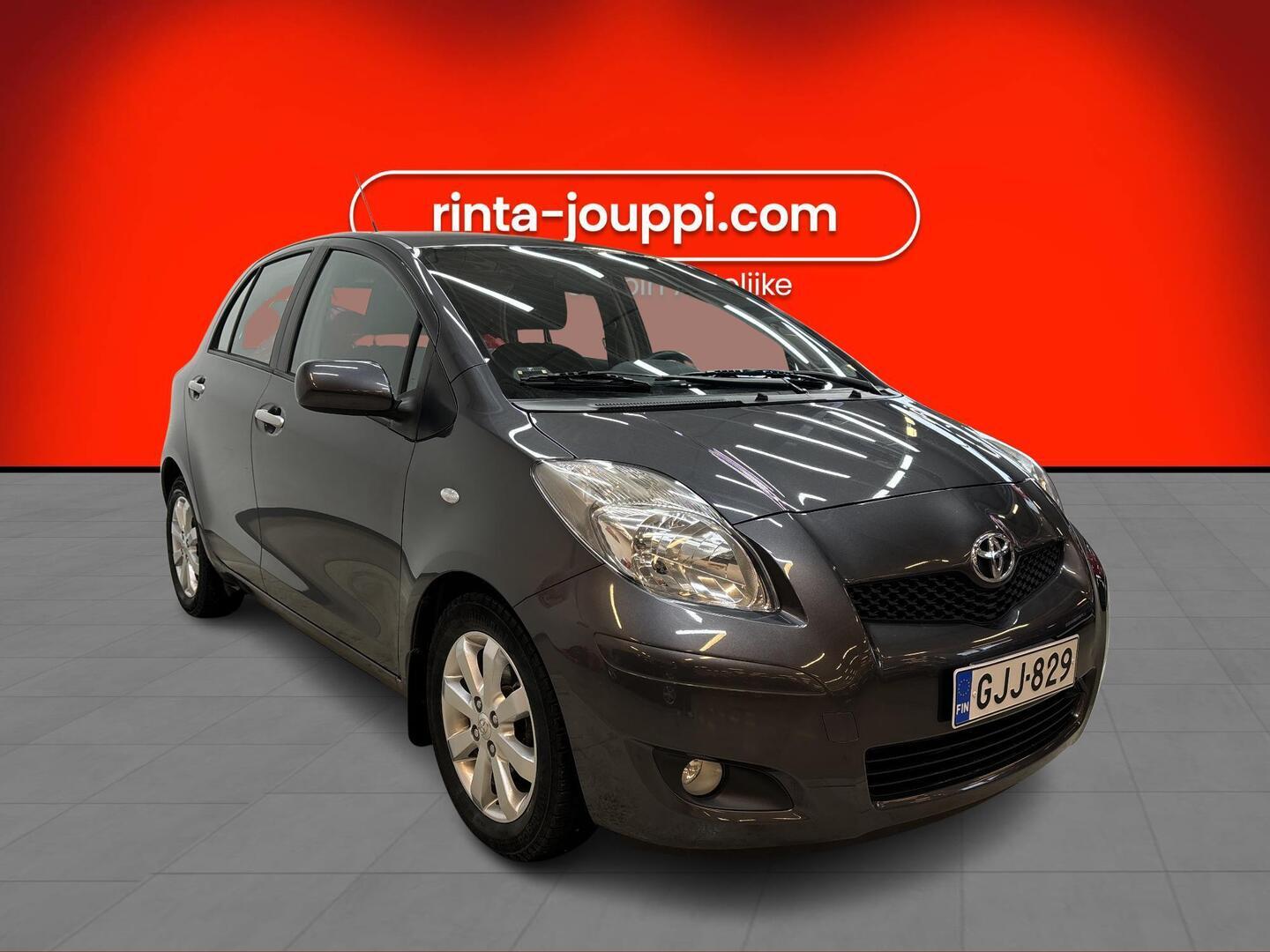 TOYOTA Yaris 2010