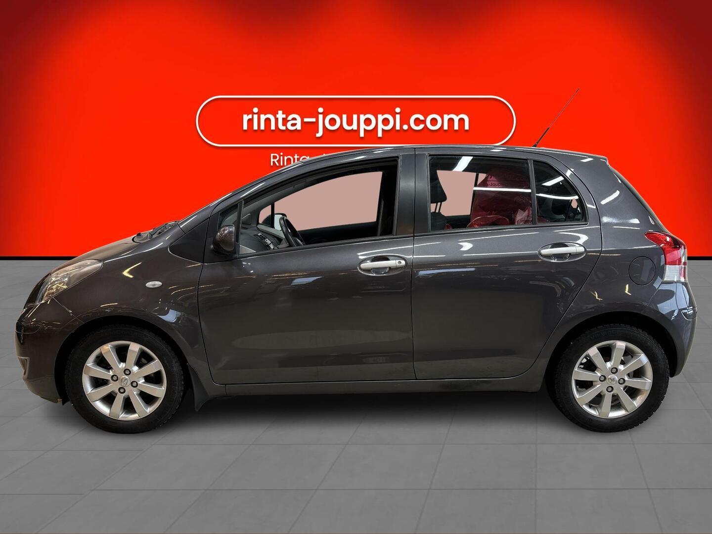 TOYOTA Yaris 2010