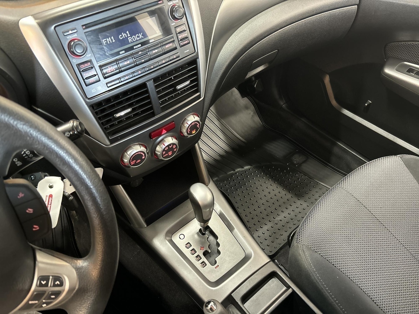 SUBARU FORESTER 2011