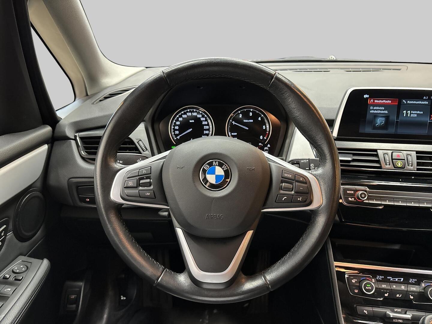 BMW 216 2019