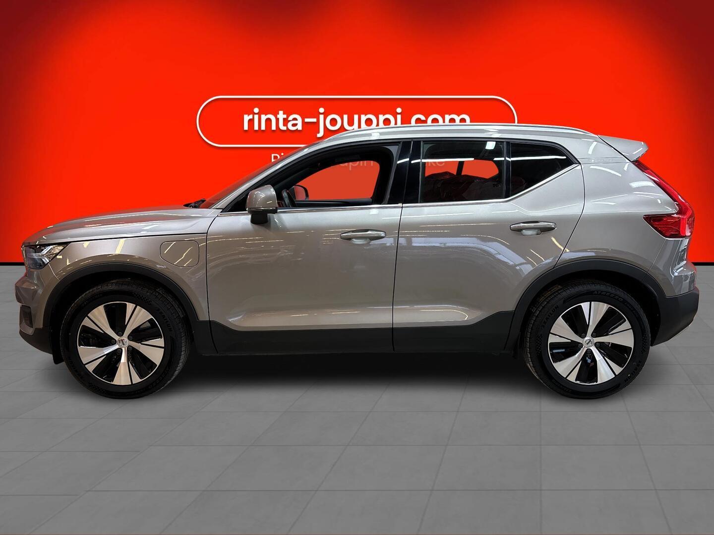VOLVO XC40 2021