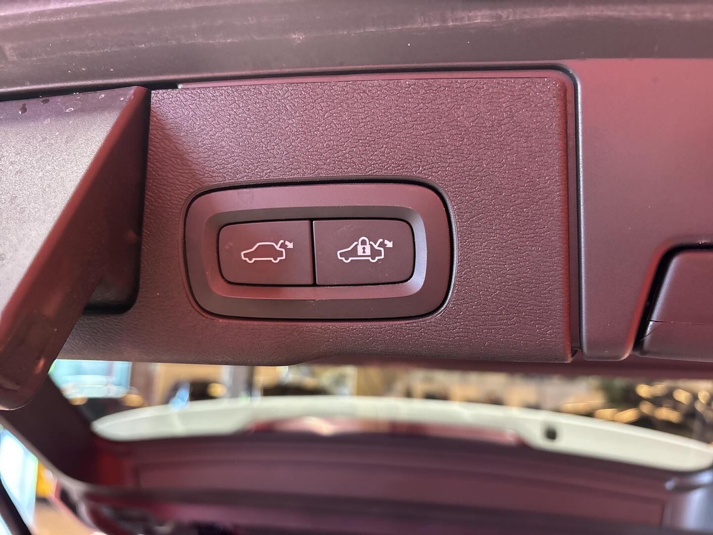 VOLVO XC60 2018