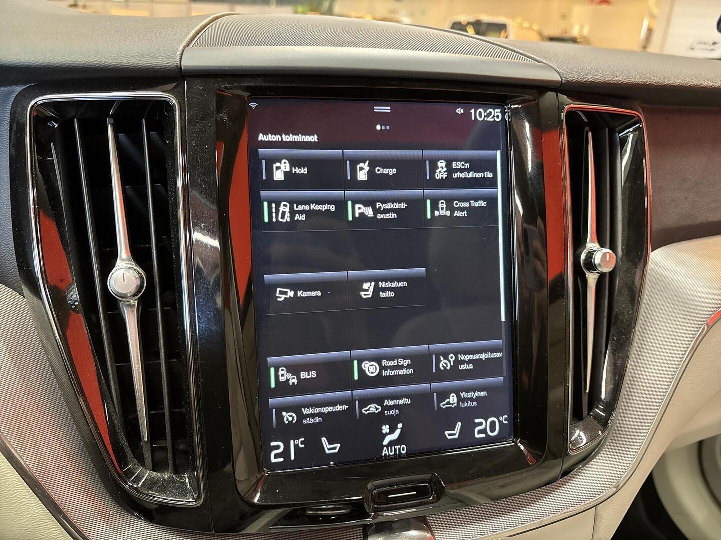 VOLVO XC60 2018
