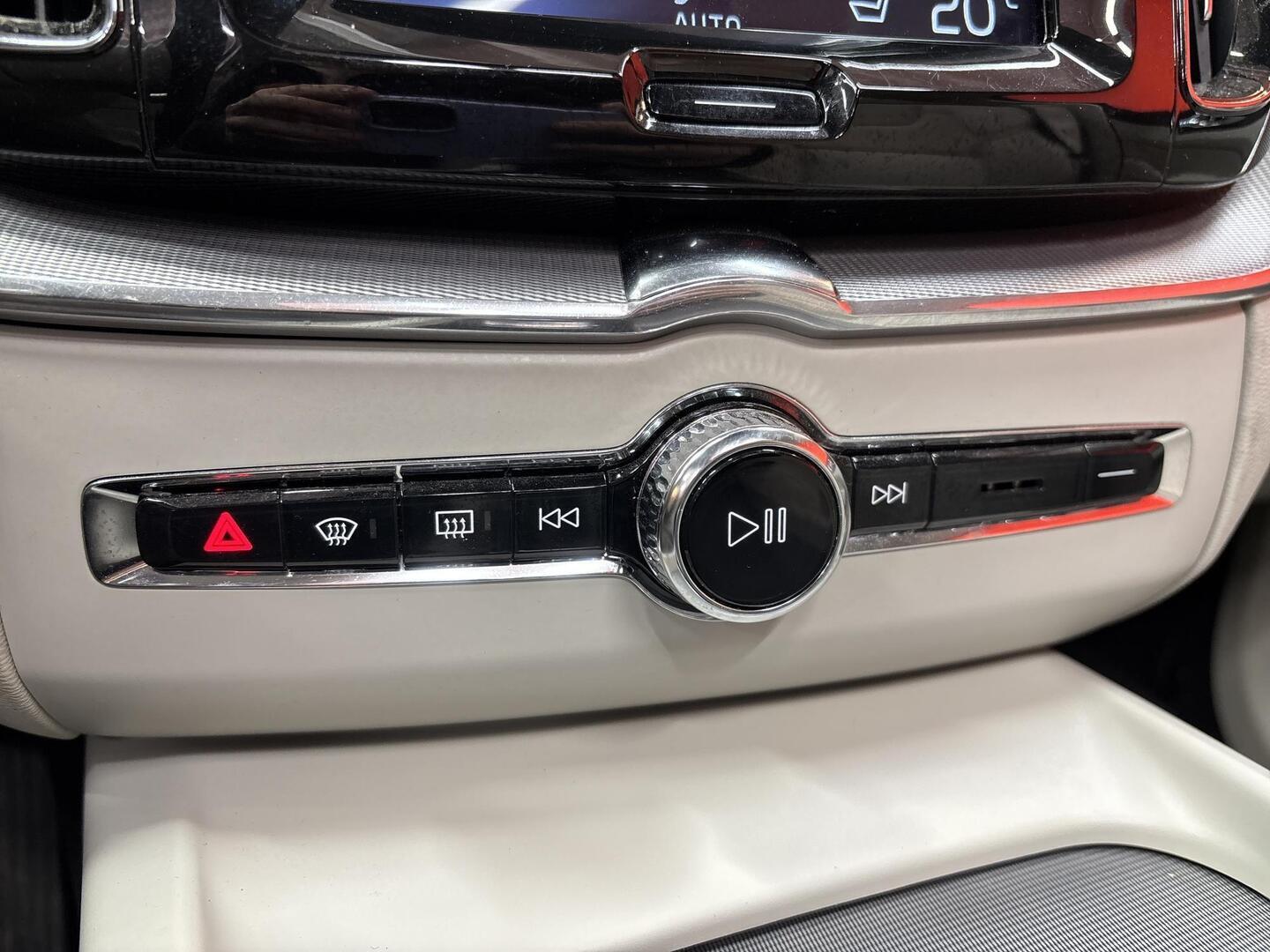 VOLVO XC60 2018