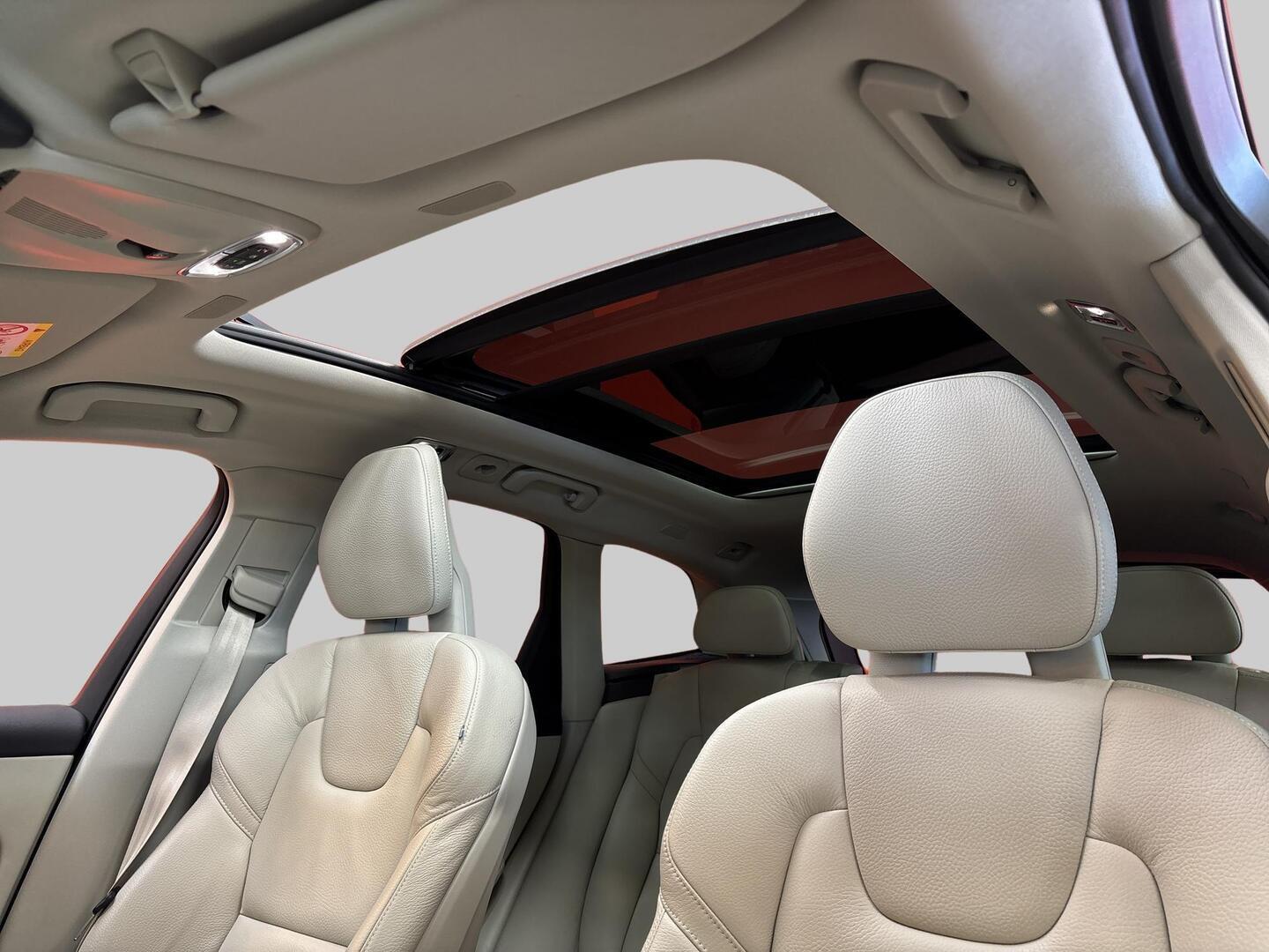 VOLVO XC60 2018