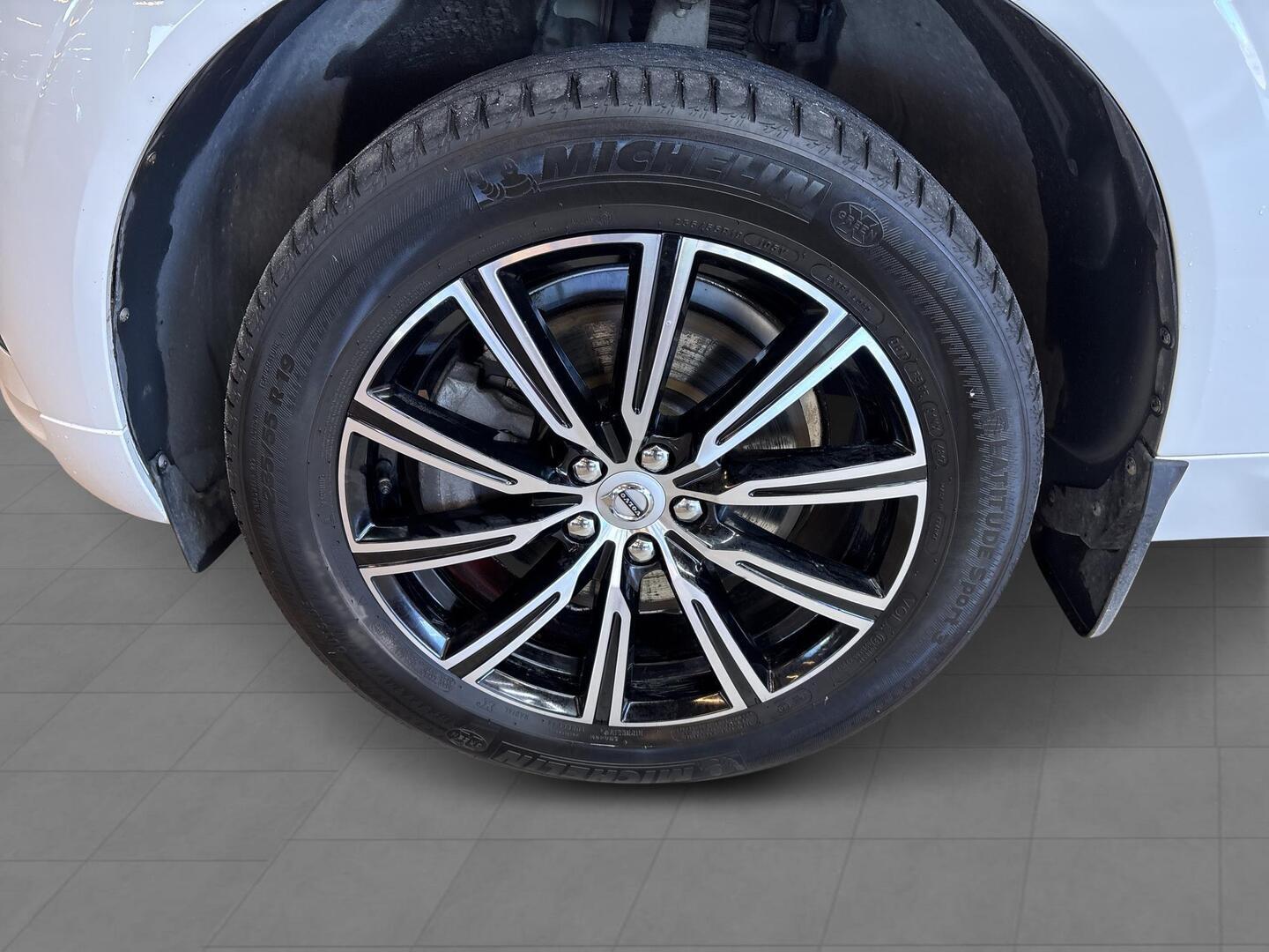 VOLVO XC60 2018