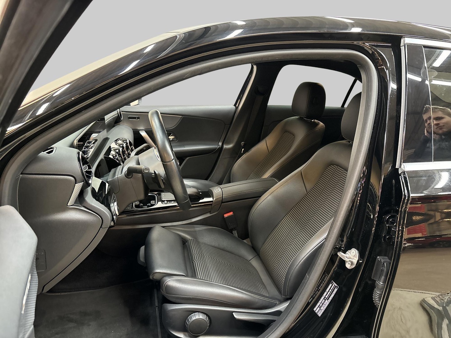 MERCEDES-BENZ A 2022