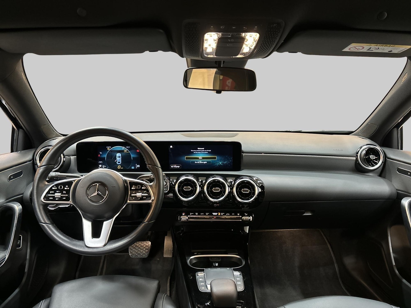 MERCEDES-BENZ A 2022