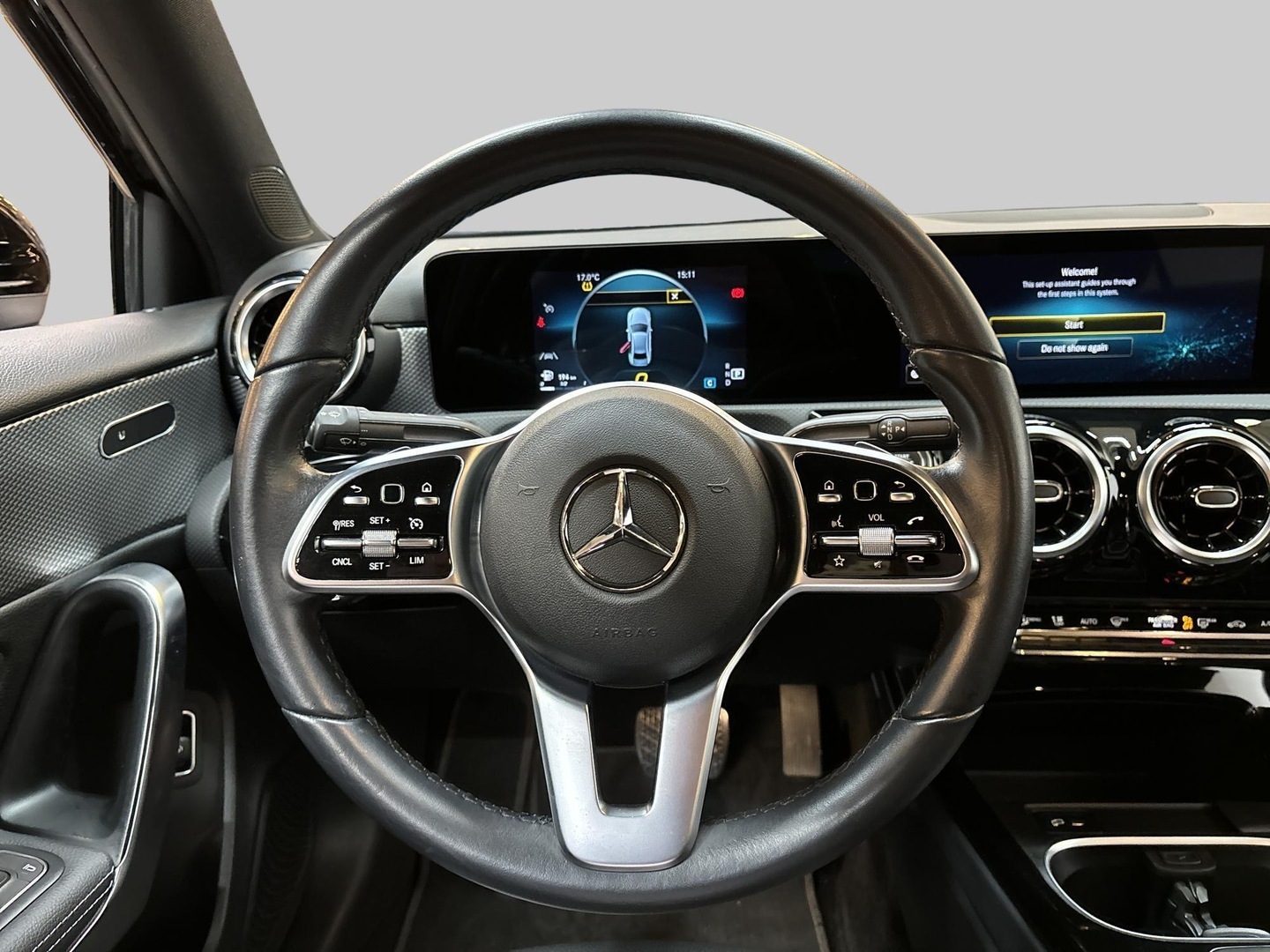 MERCEDES-BENZ A 2022