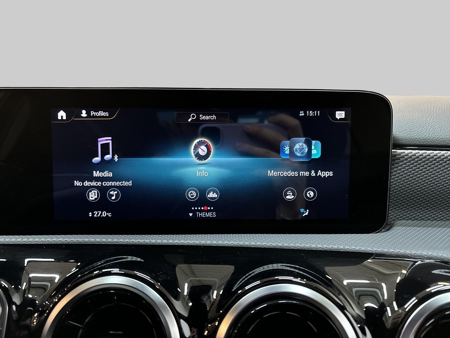 MERCEDES-BENZ A 2022