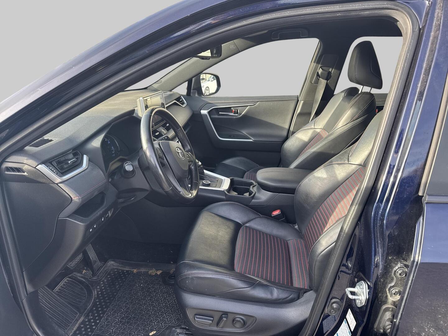 TOYOTA RAV4 2021