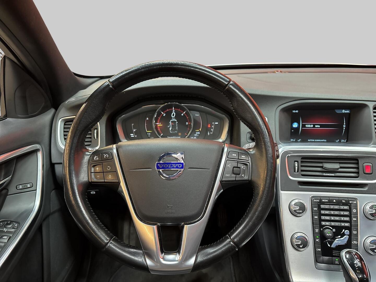 VOLVO V60 Cross Country 2017