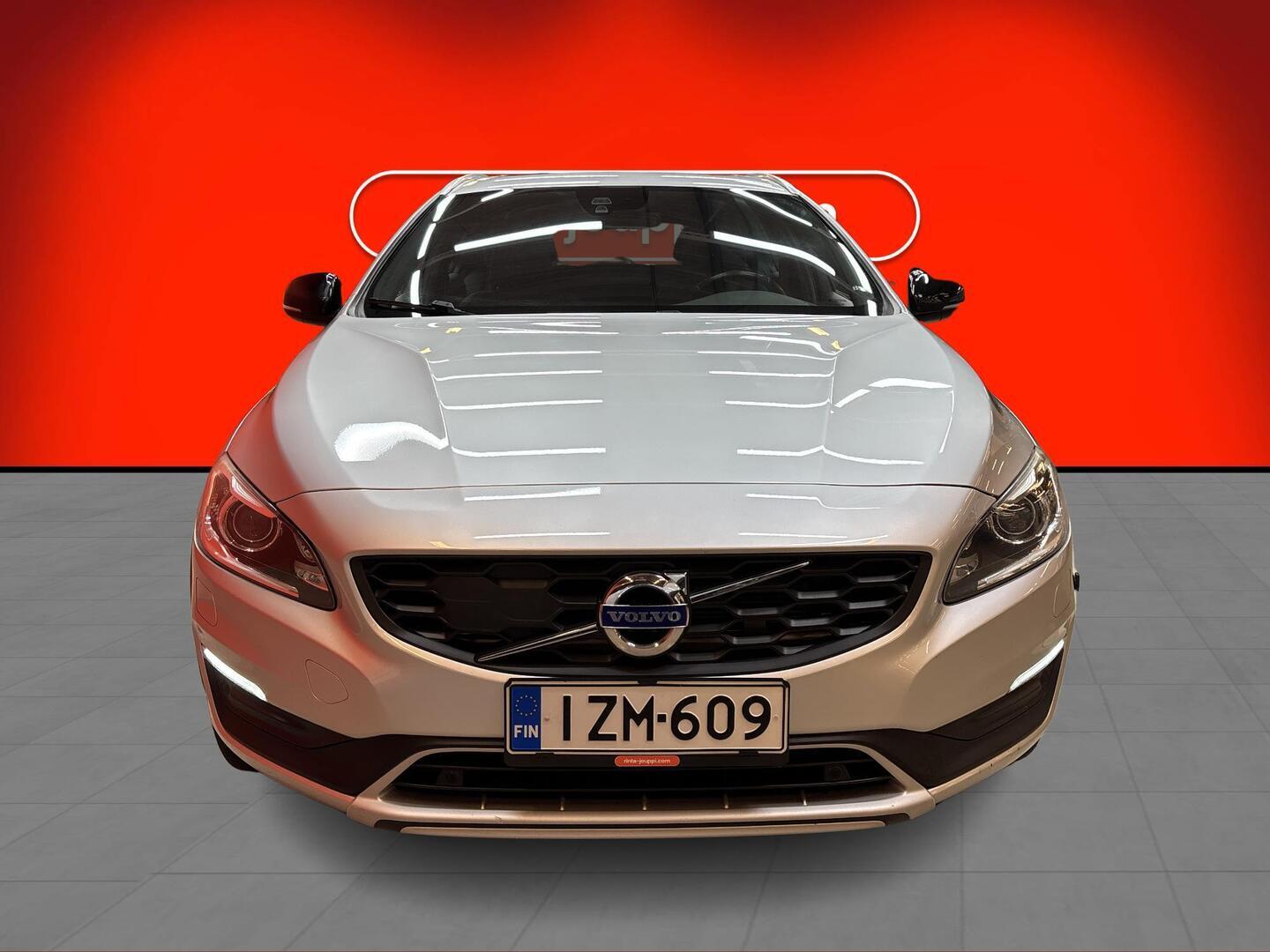 VOLVO V60 Cross Country 2017