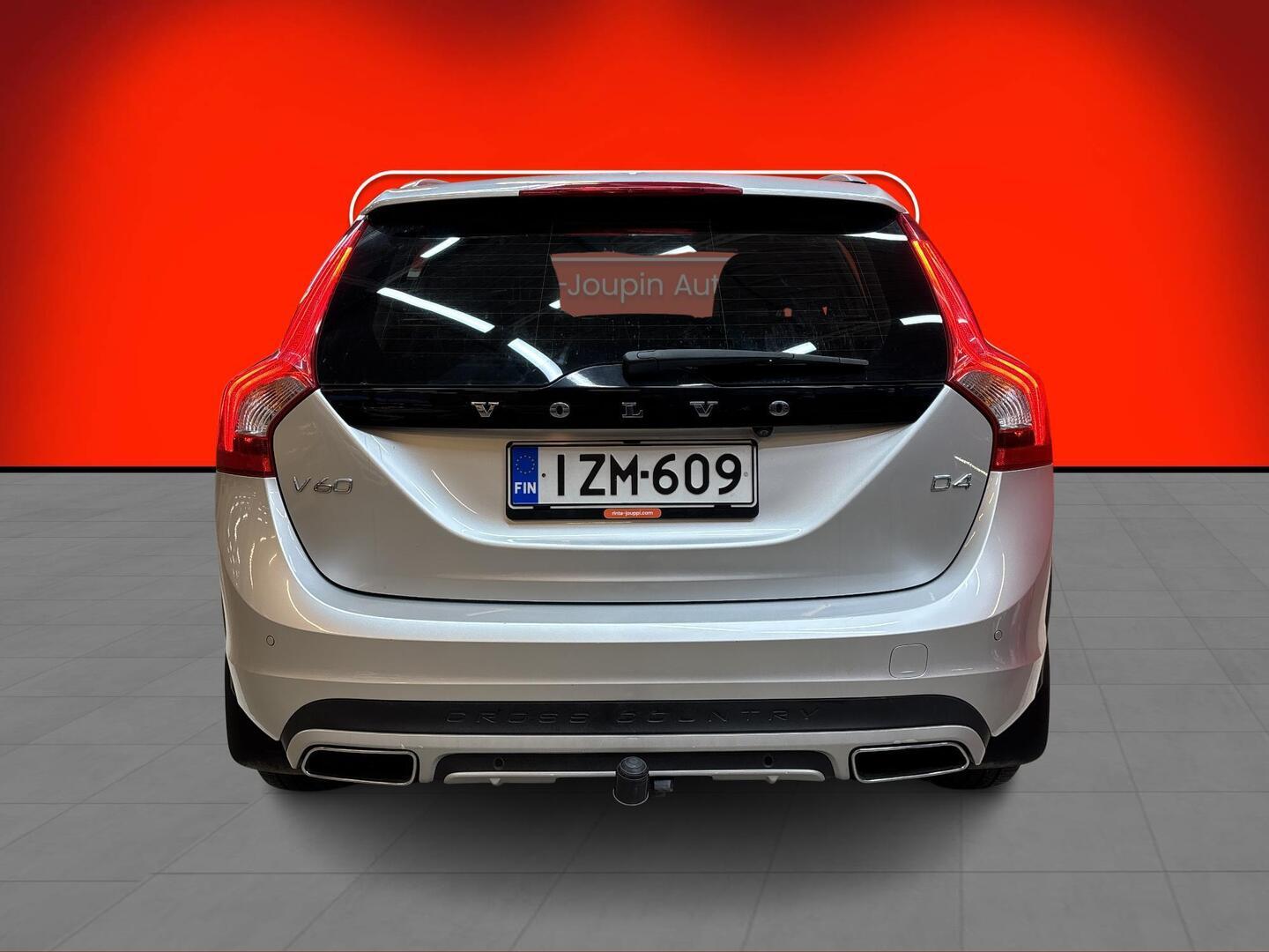 VOLVO V60 Cross Country 2017
