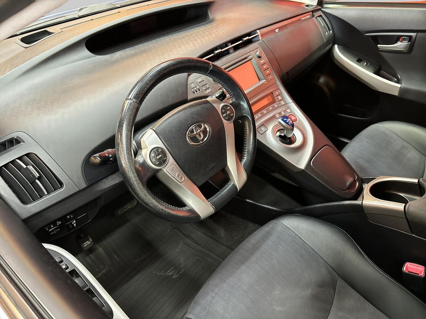 TOYOTA Prius PHEV 2012