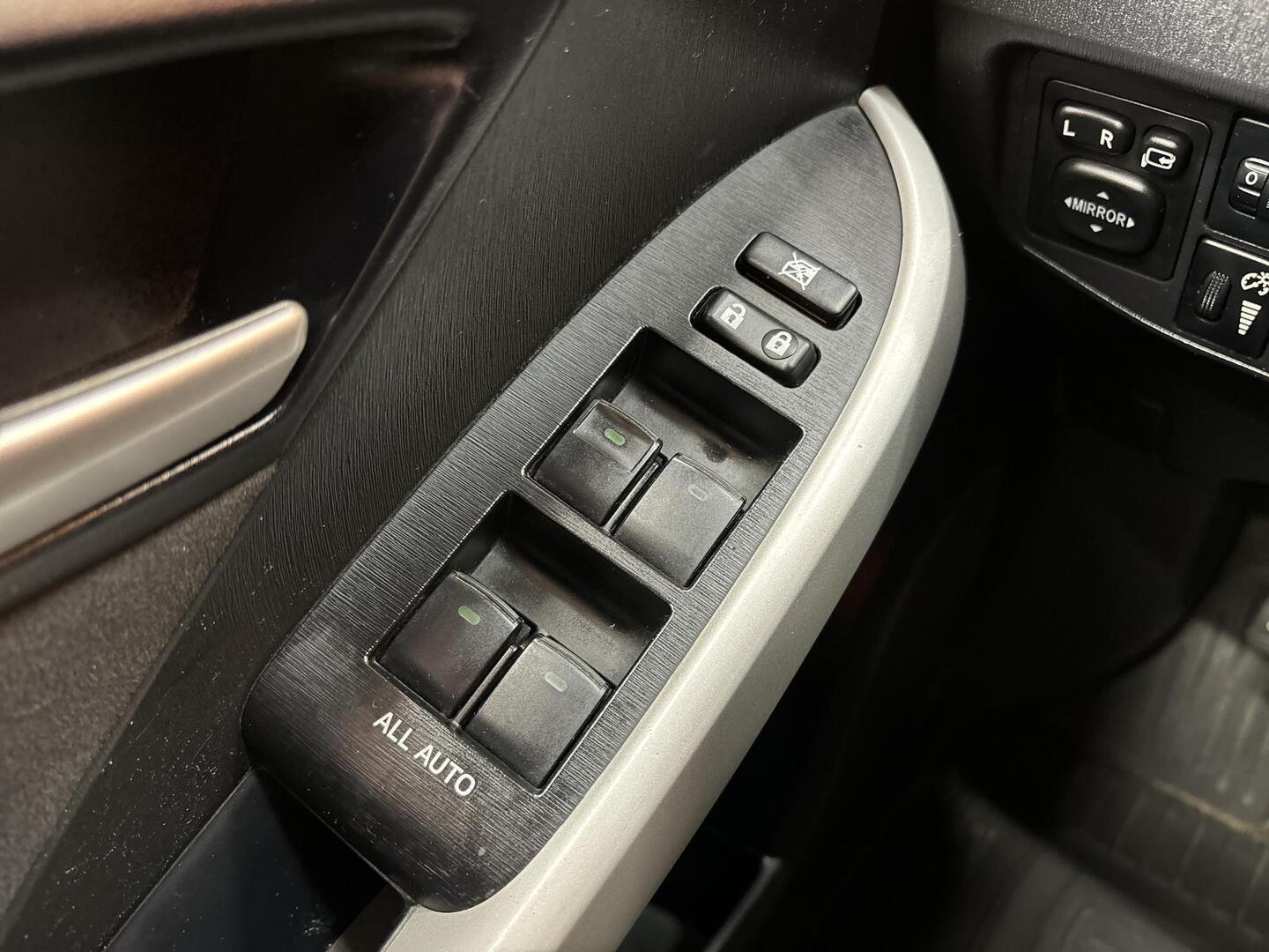 TOYOTA Prius PHEV 2012