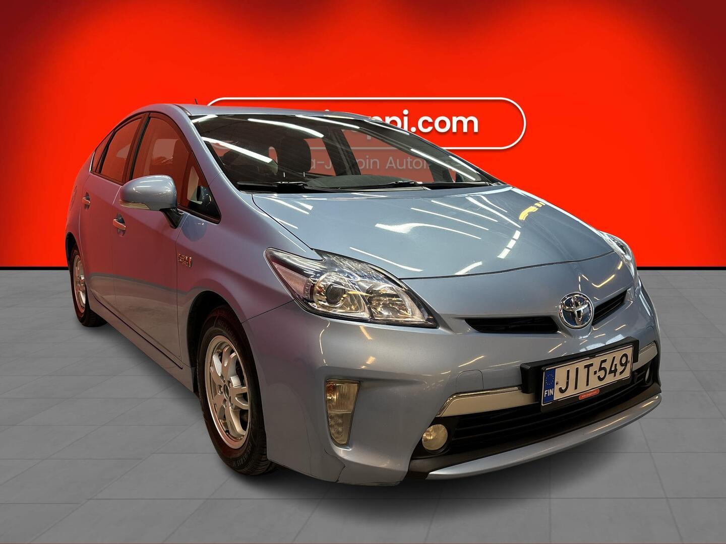 TOYOTA Prius PHEV 2012