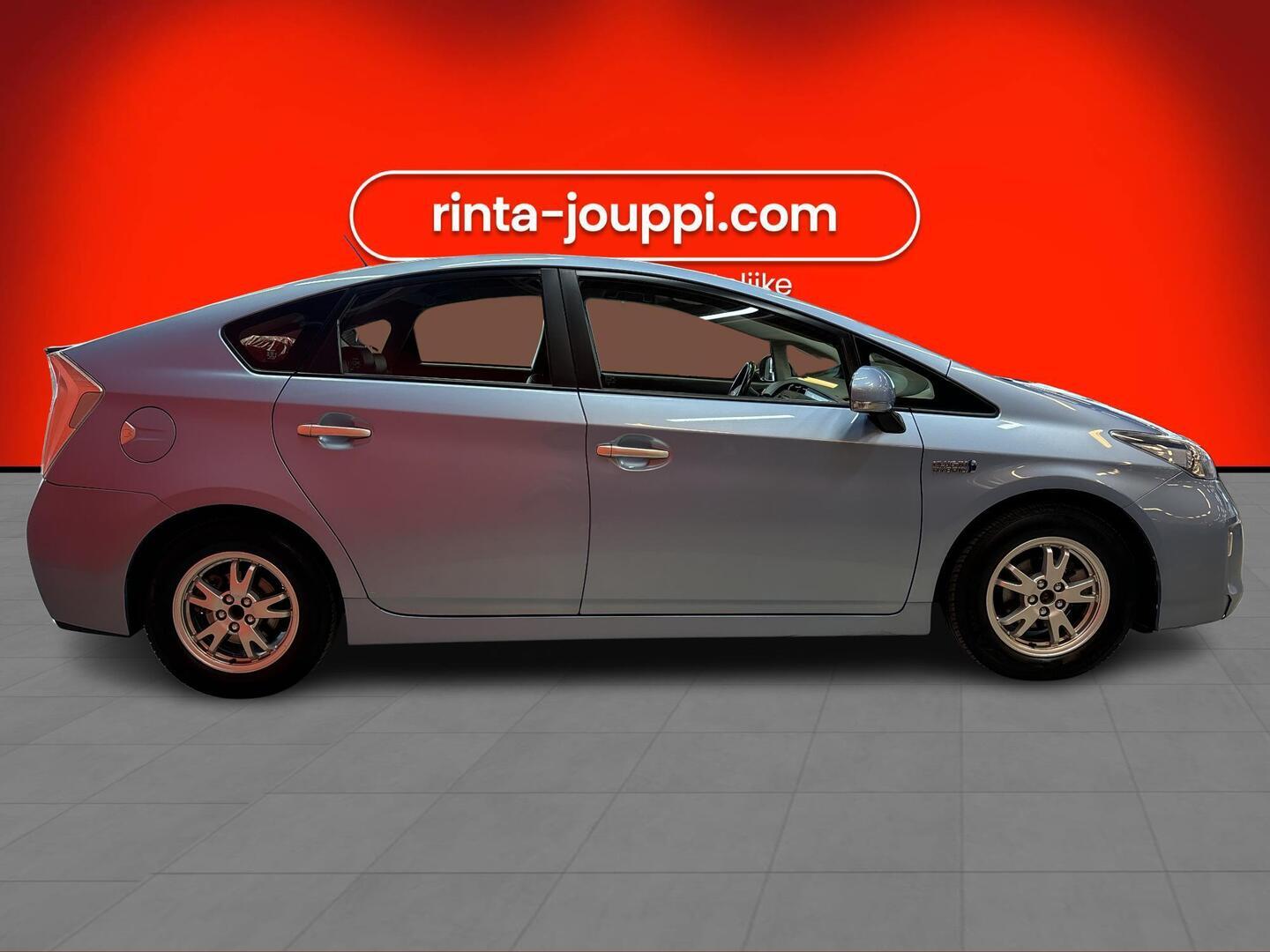 TOYOTA Prius PHEV 2012