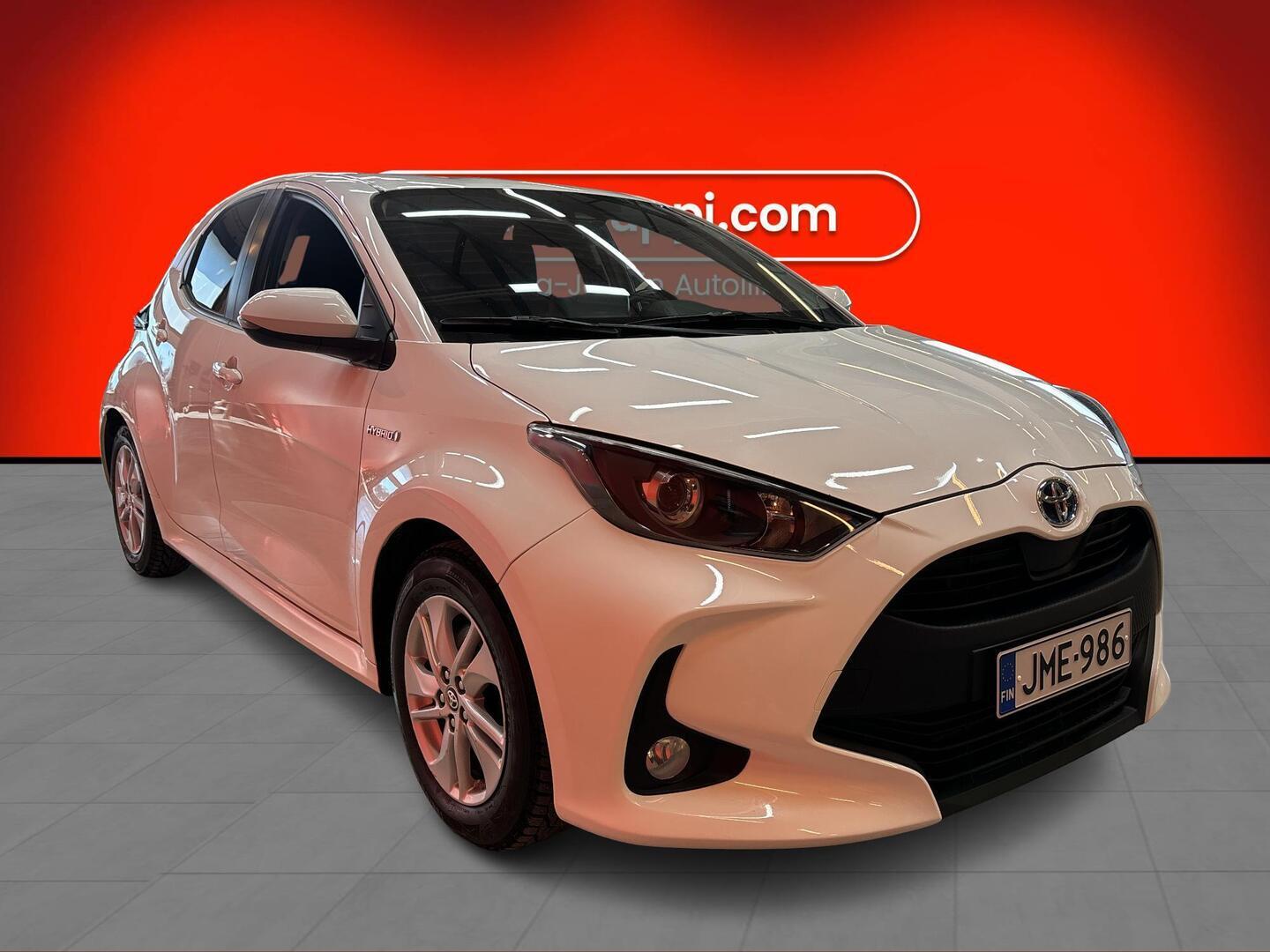 TOYOTA Yaris 2021