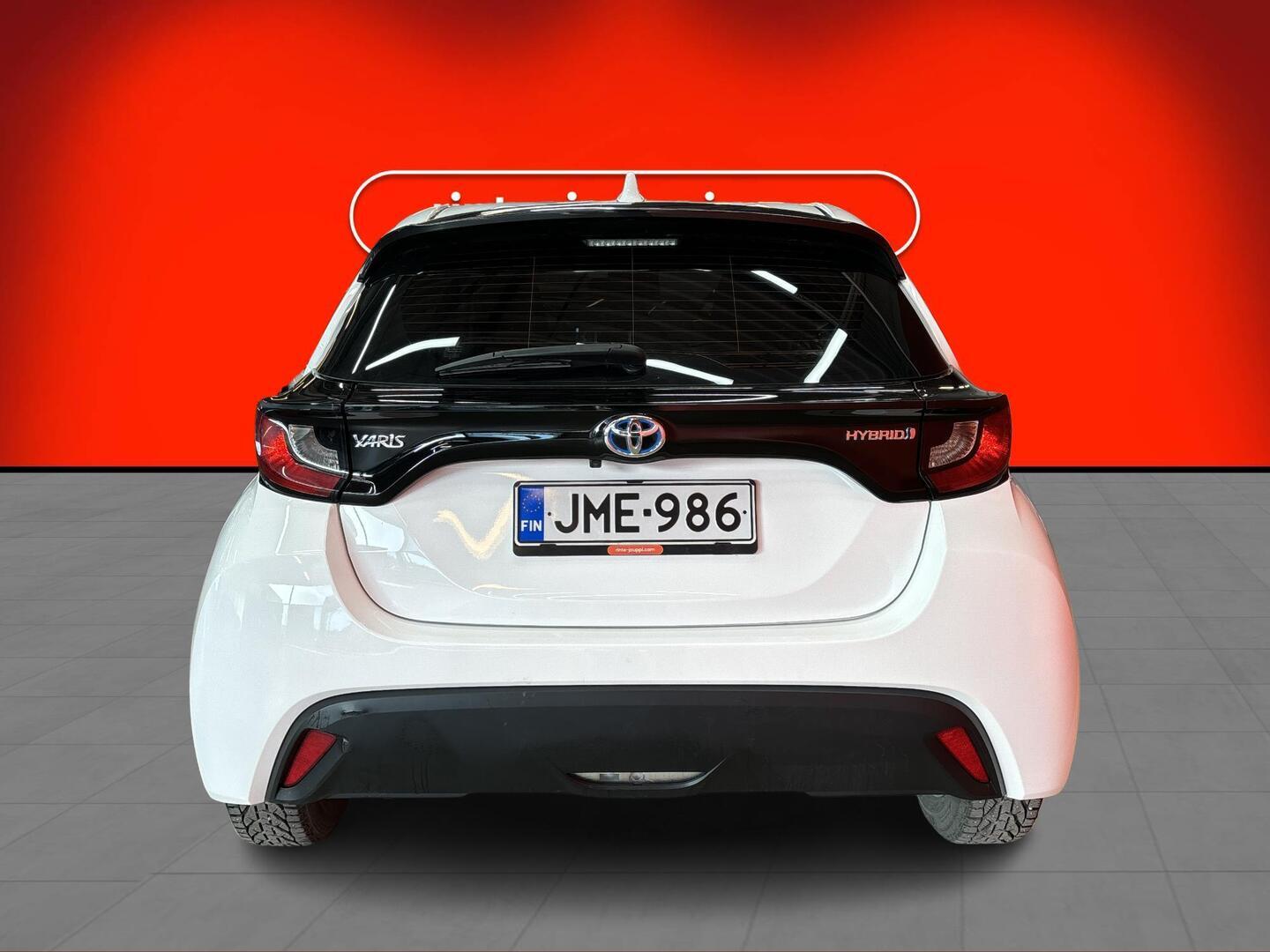 TOYOTA Yaris 2021