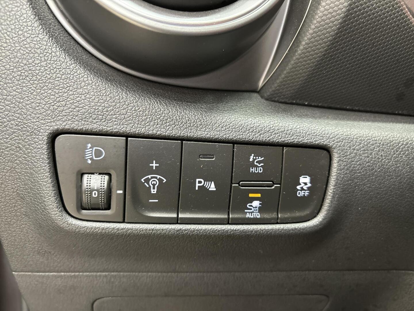 HYUNDAI KONA 2023