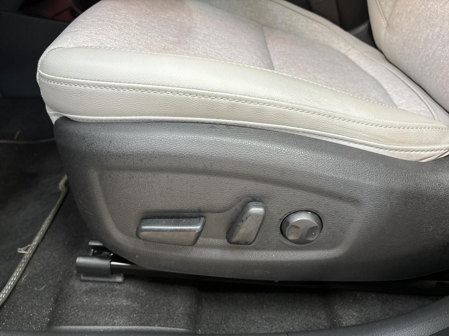 HYUNDAI KONA 2023